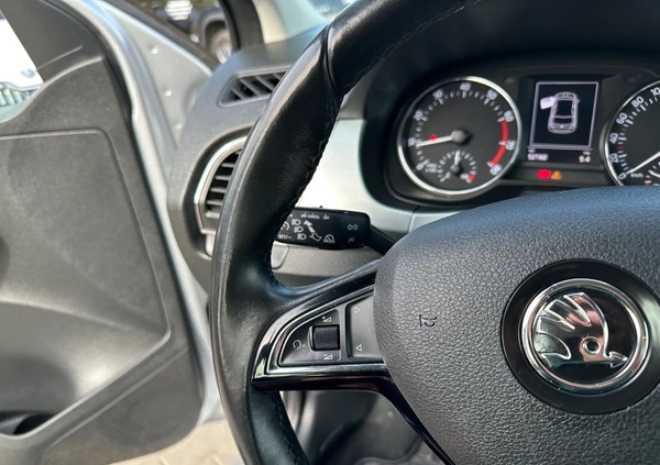 Skoda Fabia cena 33600 przebieg: 52000, rok produkcji 2017 z Działoszyn małe 596